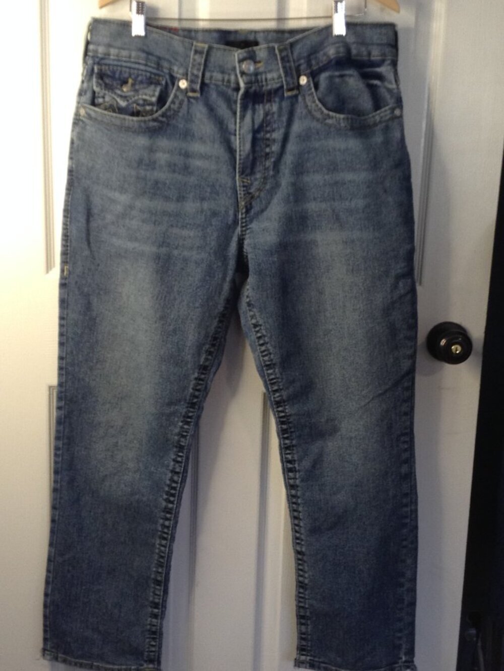 True Religion Men's/Unisex GENO Relaxed Slim 36" Distressed Iconic Dudecore Chic